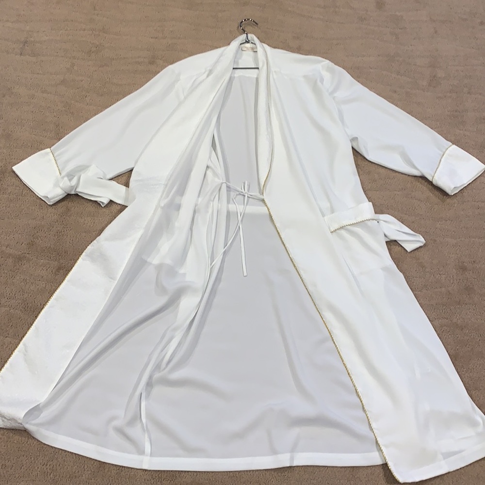 Victoria's Secret Vintage Robe With Gold Robe Trim - Picture 12 of 14